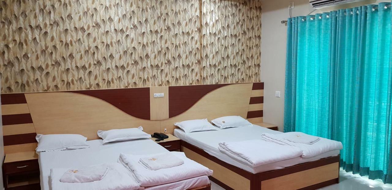 Hotel Lee Garden Puri Ngoại thất bức ảnh